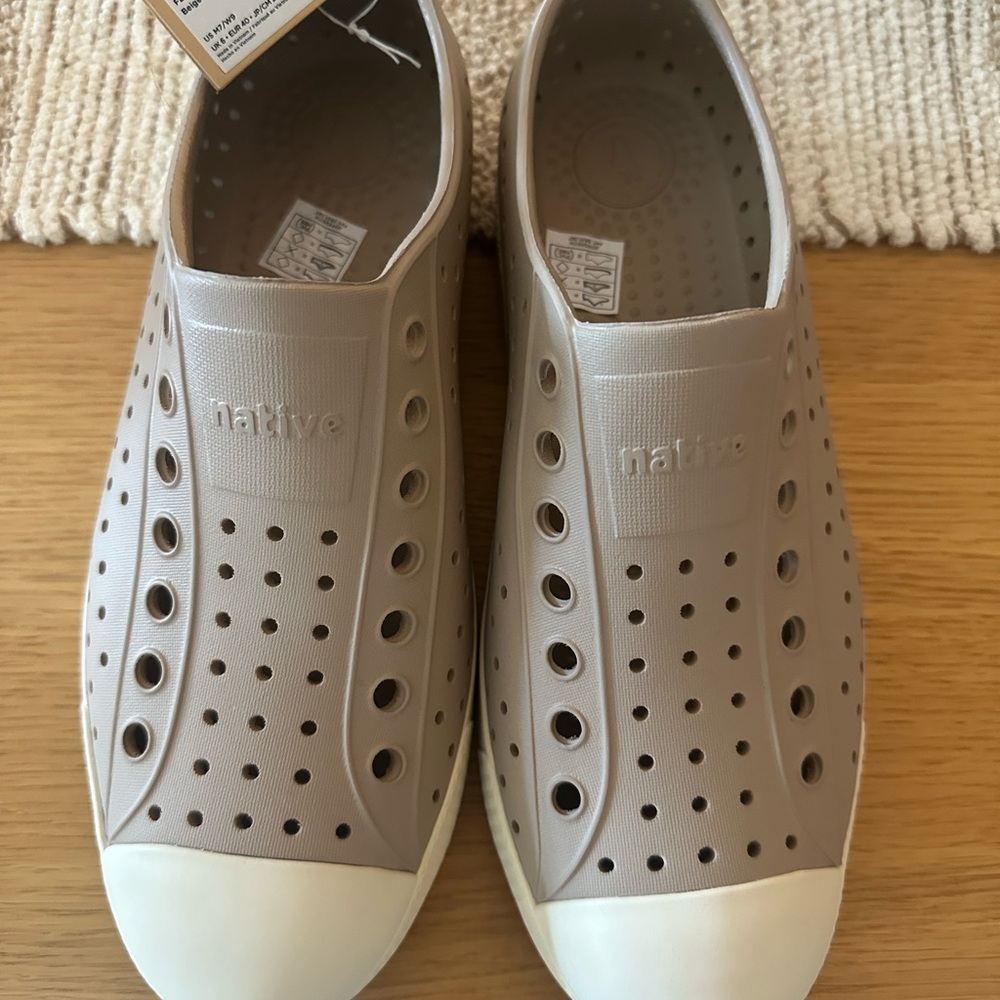 Native Jefferson Flax Tan Slip-Ons